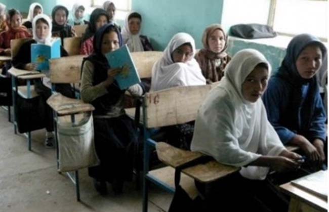 مکاتب بامیان با کمبود هزاران معلم مواجه است